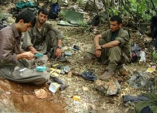 Yakalanan PKK'lıların Üzerinden Çıkan Fotoğraflar 2
