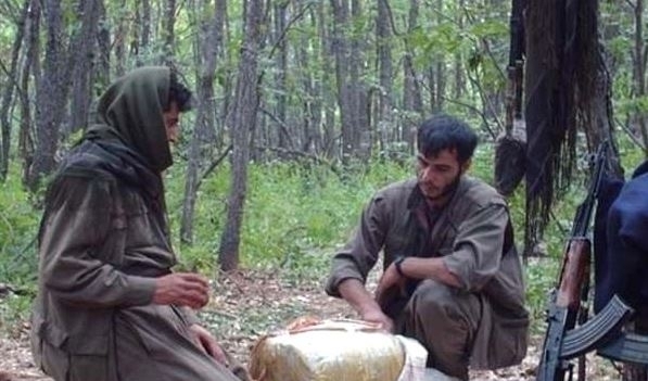 Yakalanan PKK'lıların Üzerinden Çıkan Fotoğraflar 3