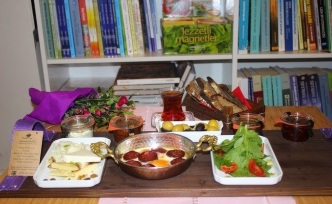 İstanbul'da Kitap Okuyabileceğiniz Cafeler 9