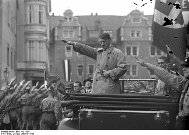 Almanya'da Adolf Hitler'in Özel Fotoğraf Albümü Yayımlandı 10