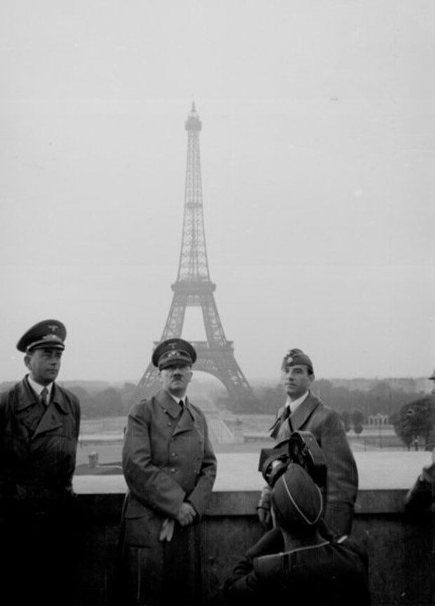 Almanya'da Adolf Hitler'in Özel Fotoğraf Albümü Yayımlandı 12