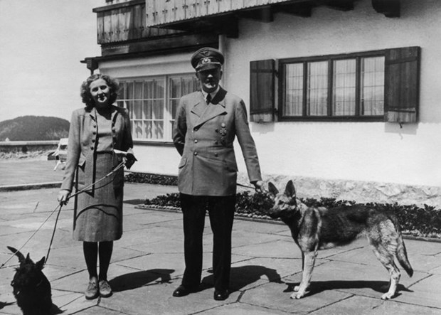 Almanya'da Adolf Hitler'in Özel Fotoğraf Albümü Yayımlandı 5