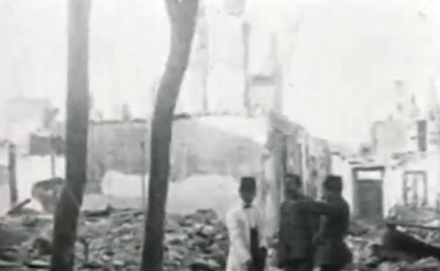 1922 İzmir Yangını ve Yunanlıların İzmir'den Kaçışı 8
