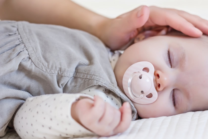 Bebekleri Uyuturken Yapılan 10 Yanlış 6