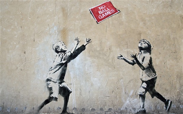 Kim Olduğu Bilinmeyen Banksy'den Çarpıcı Duvar Çizimleri 32