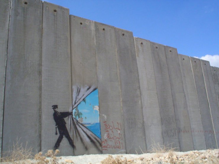 Kim Olduğu Bilinmeyen Banksy'den Çarpıcı Duvar Çizimleri 5