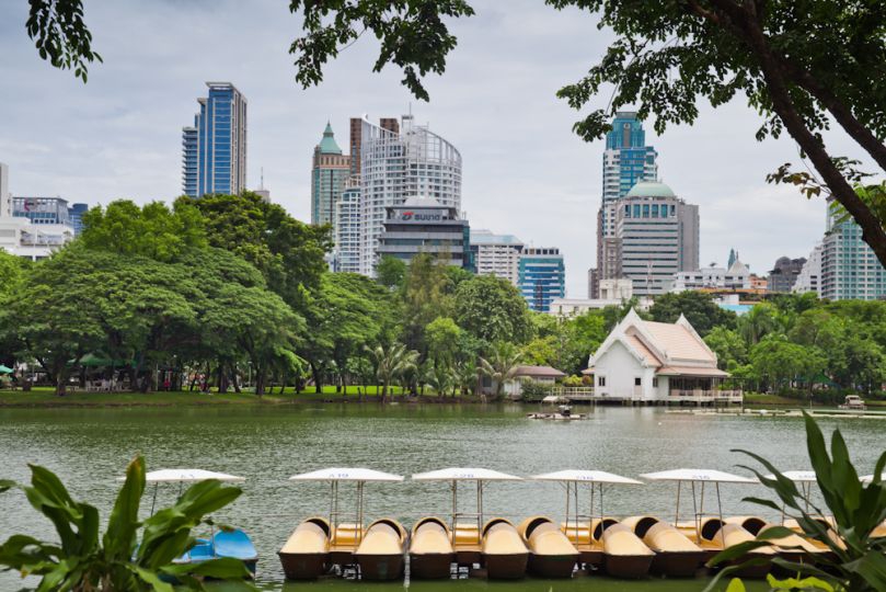 Люмпини бангкок. Таиланд, Бангкок, Люмпини парк. Парк Лумпхини. Парк Люмпини Бангкок дорожки.