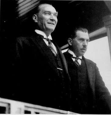 Atatürk'ün Her Daim Yanında Olan Arkadaşları 4