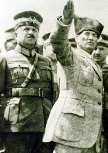 Atatürk'ün Her Daim Yanında Olan Arkadaşları 5