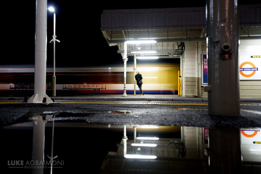 Londra'da Tren Bekleyenlerin Harika Fotoğrafları 2