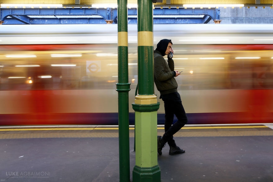 Londra'da Tren Bekleyenlerin Harika Fotoğrafları 4
