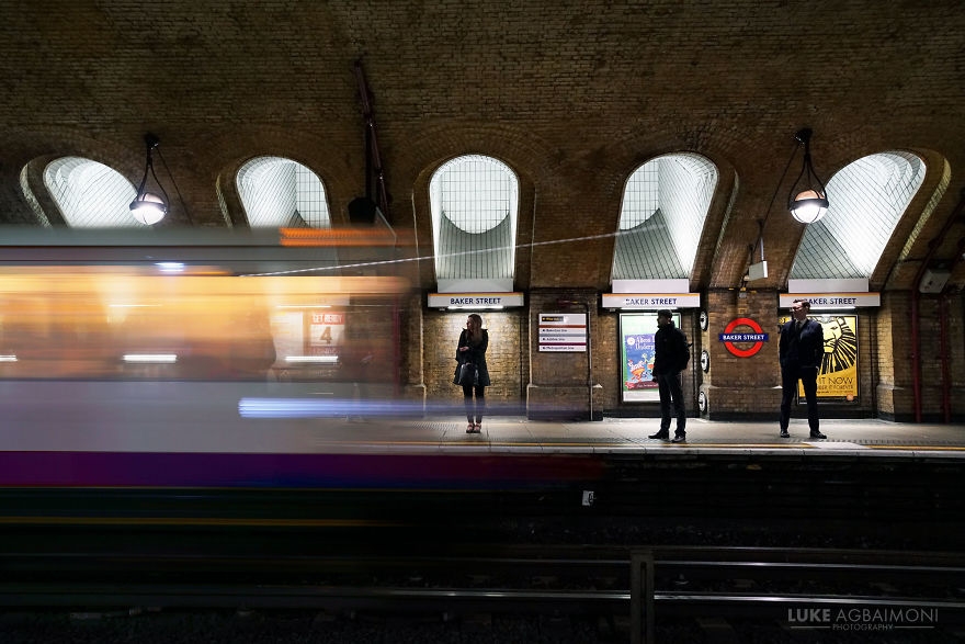 Londra'da Tren Bekleyenlerin Harika Fotoğrafları 7