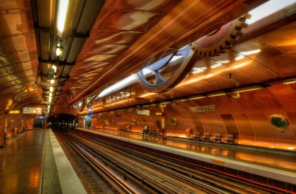 Dünyanın En İlginç Metro İstasyonları 17