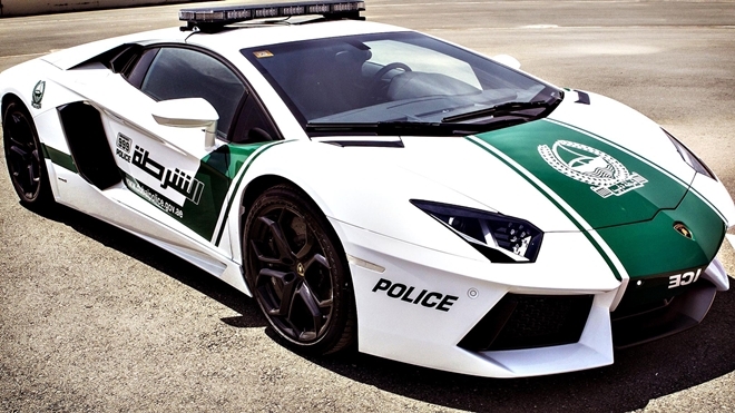 Dubai Polisinin Süper Lüks Arabaları 8