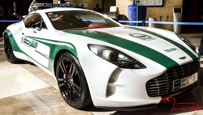 Dubai Polisinin Süper Lüks Arabaları 9