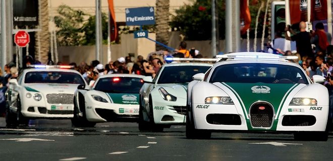 Dubai Polisinin Süper Lüks Arabaları