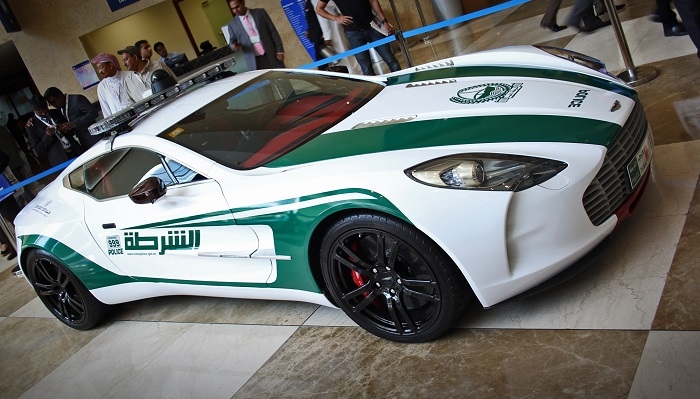 Dubai'nin Polis Arabaları 5
