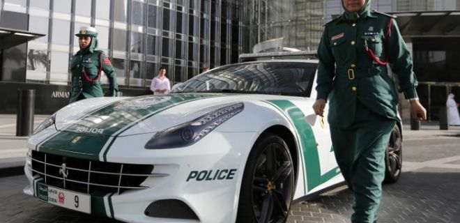 Dubai'nin Polis Arabaları