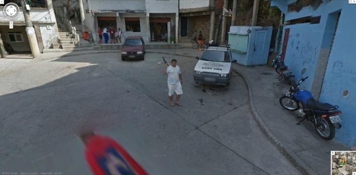 Google Street View Kameralarına Takılan Biribirinden İlginç Görüntüler 13