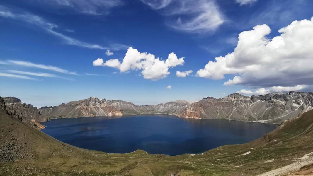 Dünyanın En Güzel Volkanik Gölleri 13