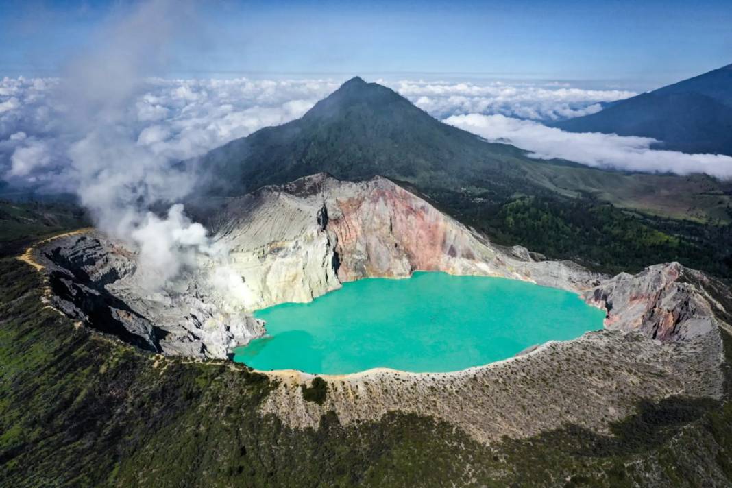 Dünyanın En Güzel Volkanik Gölleri 12