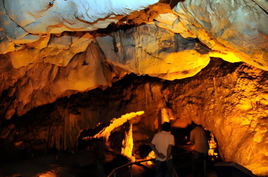 Türkiye'nin En Büyük Mağaraları: Uzun ve En Derin Mağaralar 12