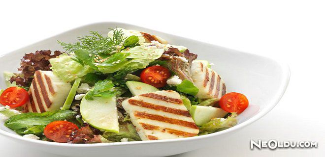 Hellimli Mevsim Salatası Tarifi