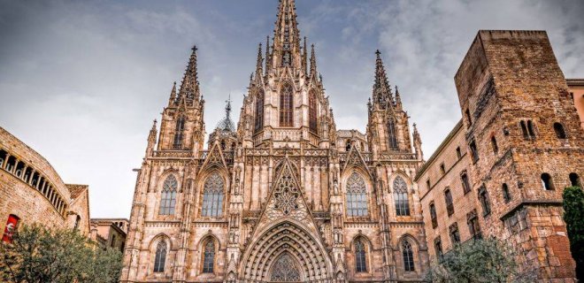 Barselona Katedrali Özellikleri ve Hikayesi Hakkında Bilgi