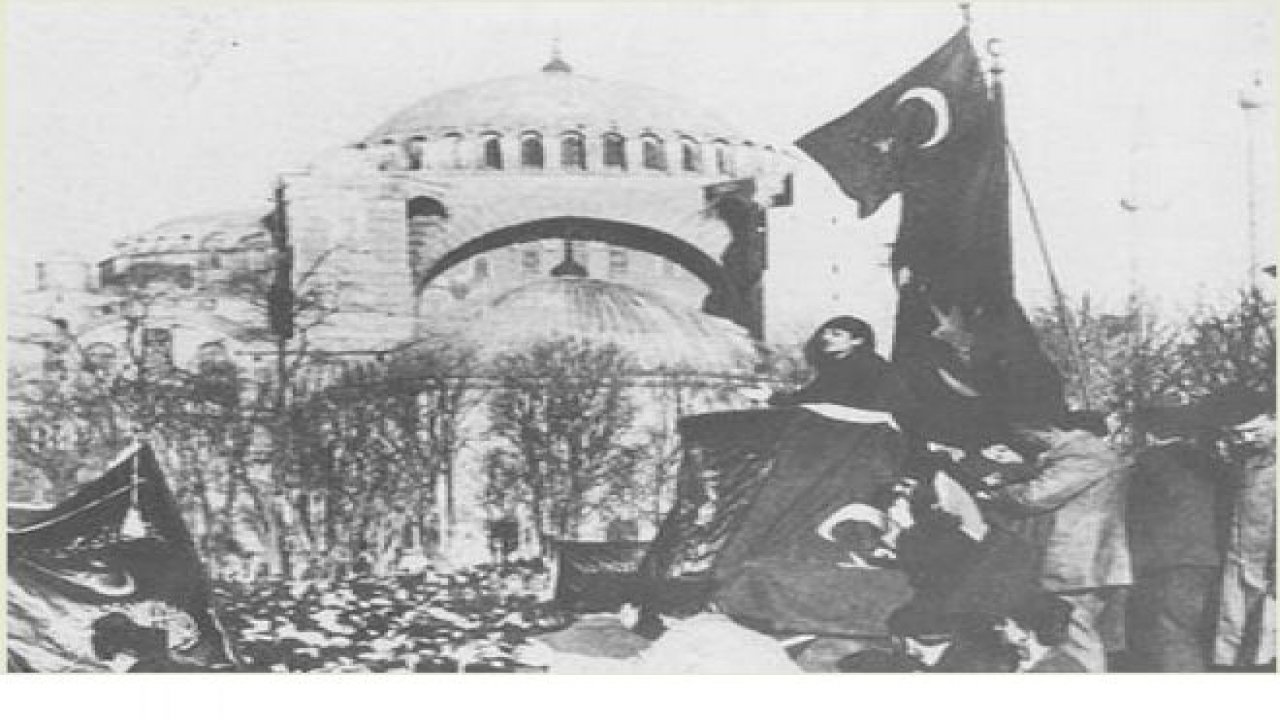 1919 Sultanahmet Mitinginden Görüntüler ve Gazete Manşetleri