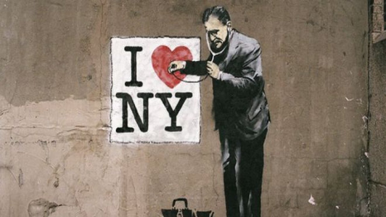 Kim Olduğu Bilinmeyen Banksy'den Çarpıcı Duvar Çizimleri