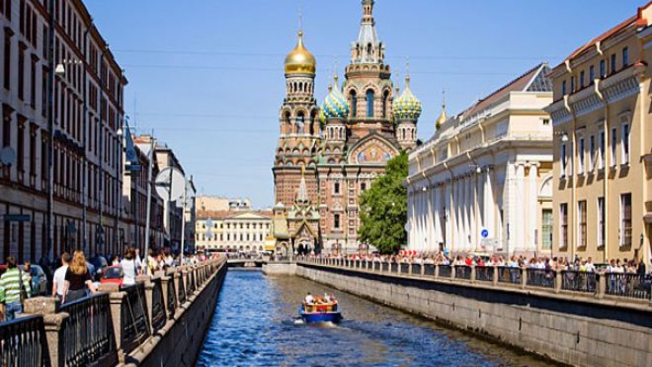 Saint Petersburg'da Gezip Görmeniz Gereken Yerler