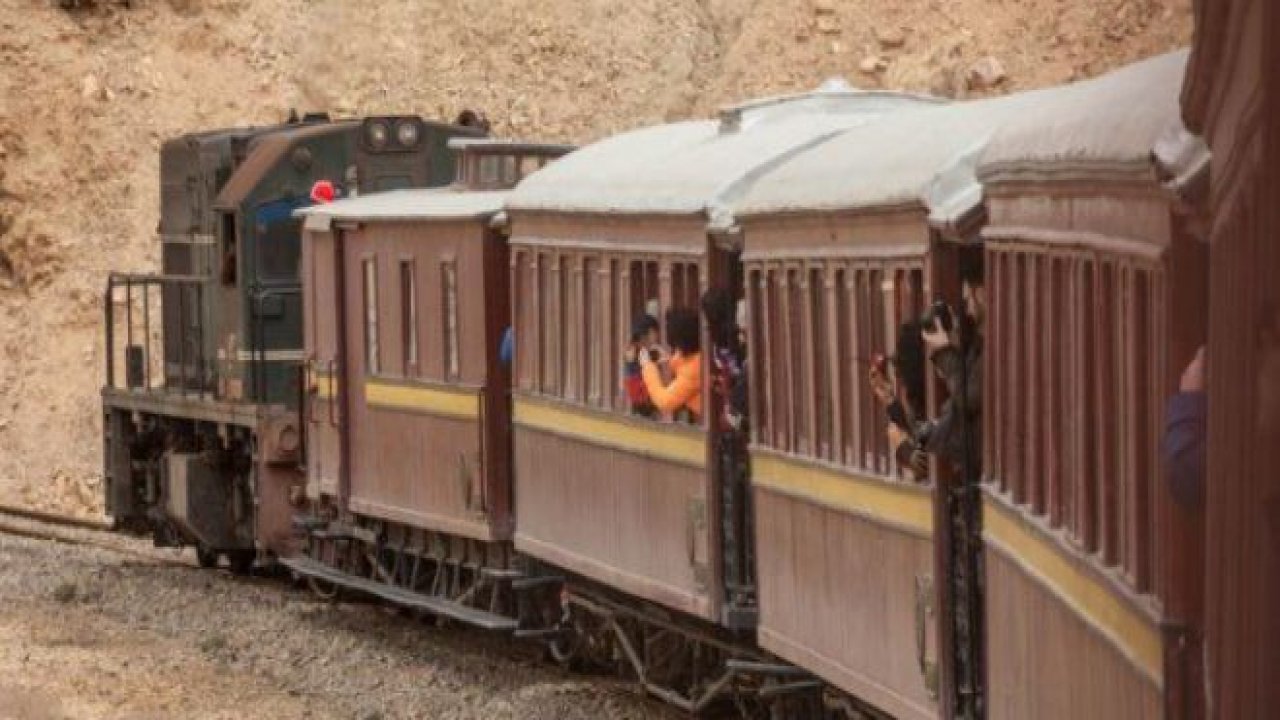 Tarihi Osmanlı Treni: "Curzun el-Ahmar"