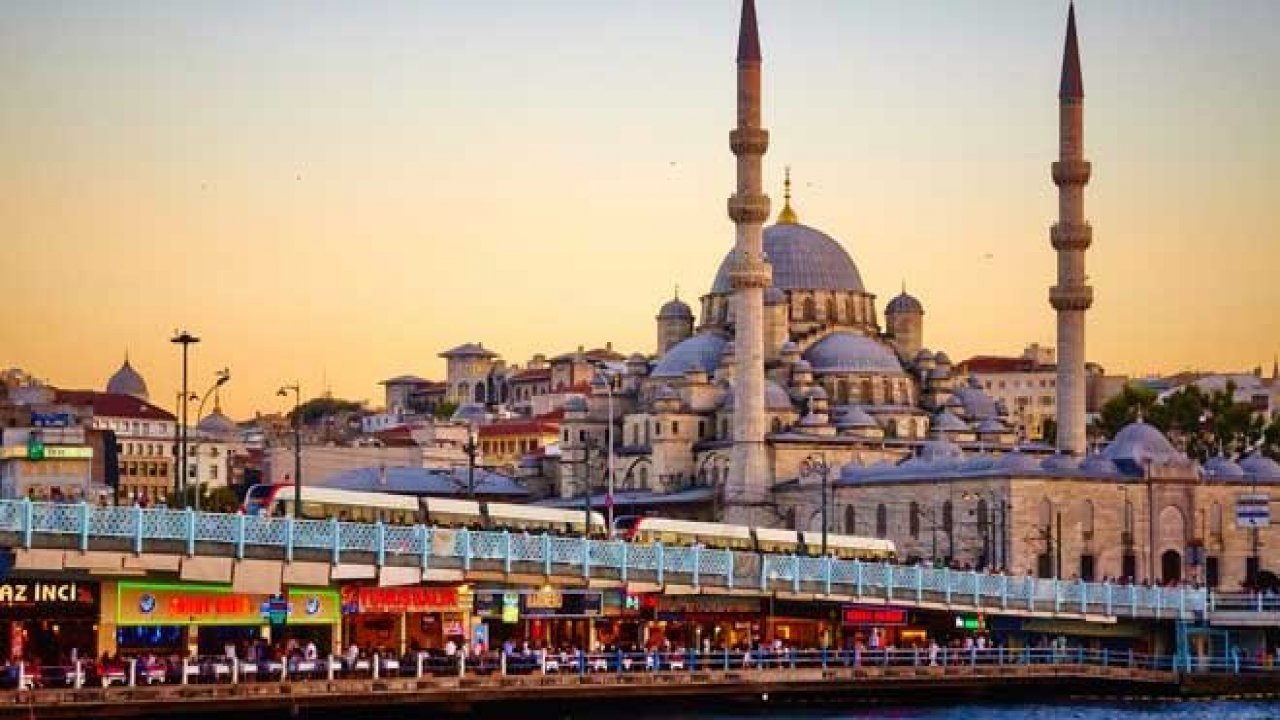 İstanbul Gezilecek Yerler -  Amp Story