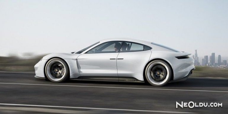 Porsche Elektrikli Aracını Tanıttı