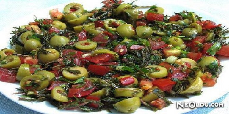Zeytinli Zahter Salatası Tarifi