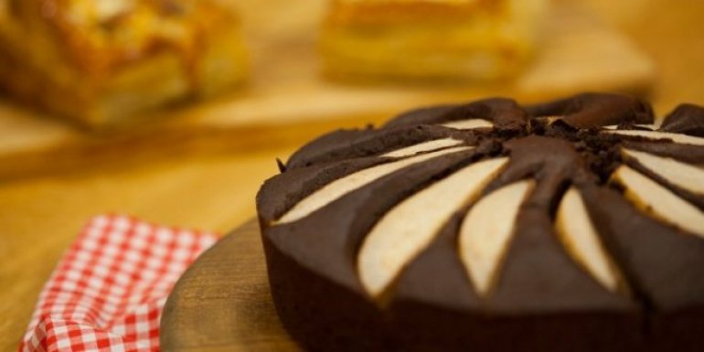 Armutlu ve Çikolatalı Kek Tarifi