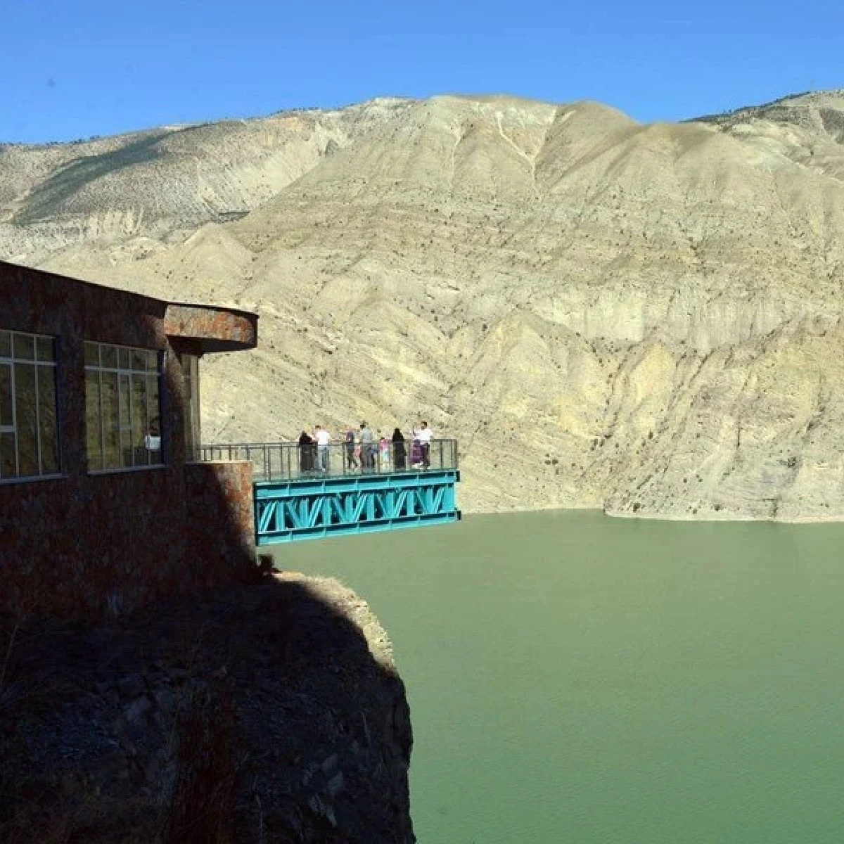 Türkiye'nin Manzarasıyla Büyüleyen 10 En İyi Cam Seyir Terası Tortum Gölü Ford Park Cam Teras - Erzurum